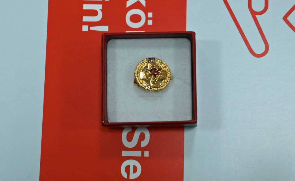 Ehrennadel in Gold-Blutspender DRK Raesfeld