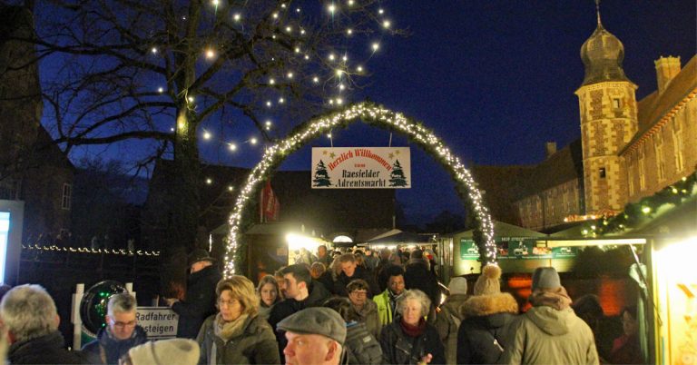 Adventsmarkt Schloss Raesfeld 2025 zeigt Handwerk, Musik und Genuss