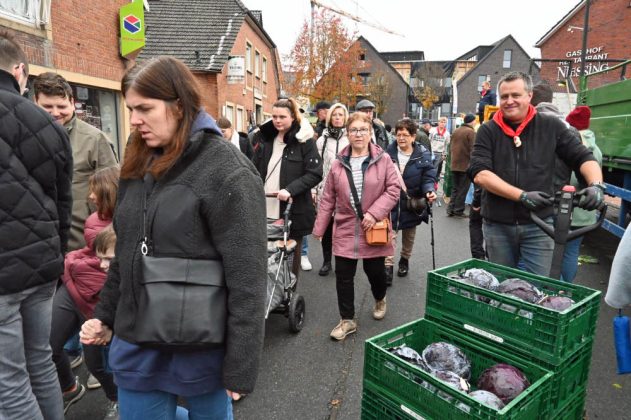 Kappesmarkt Raesfeld 2025 &ndash; Marktst&auml;nde voller Kohl und K&auml;se