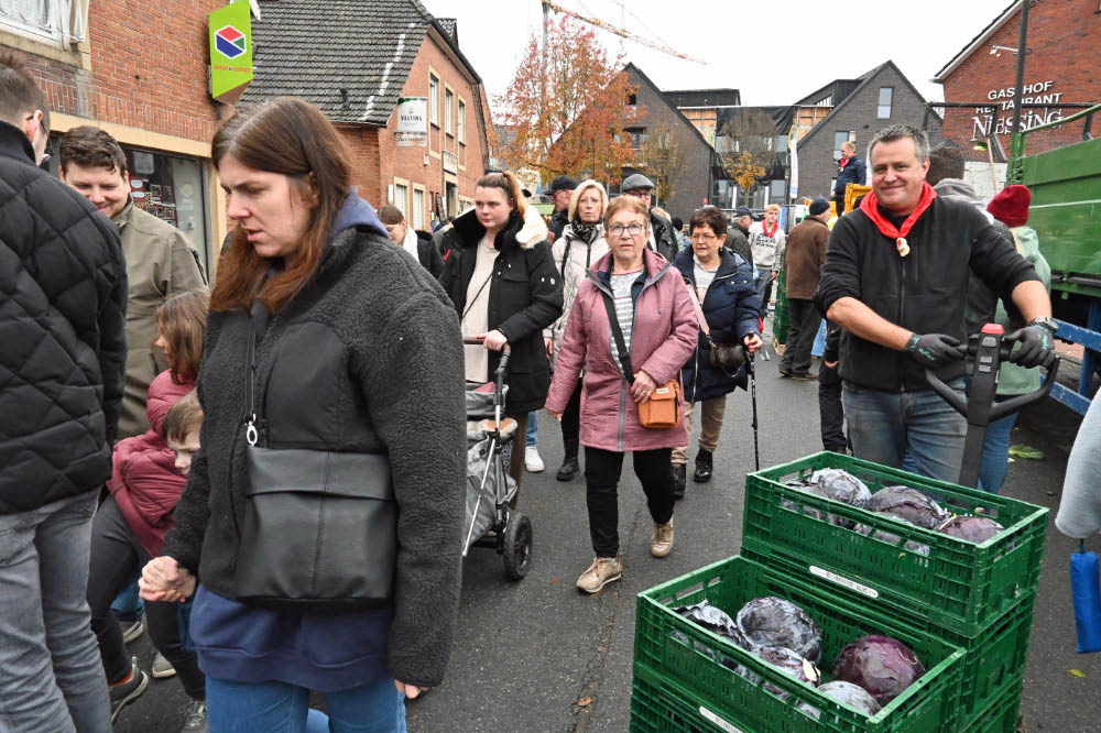 Kappesmarkt Raesfeld 2025 – Marktstände voller Kohl und Käse