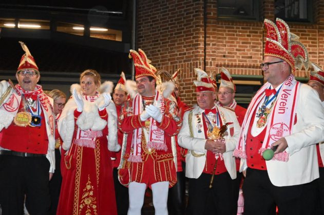 Prinzenproklamation in Raesfeld mit symbolischer Schl&uuml;ssel&uuml;bergabe