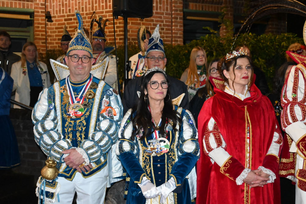 Prinzenpaare aus Südlohn, Weseke   und Rhede bei der Prinzenproklamation in Raesfeld