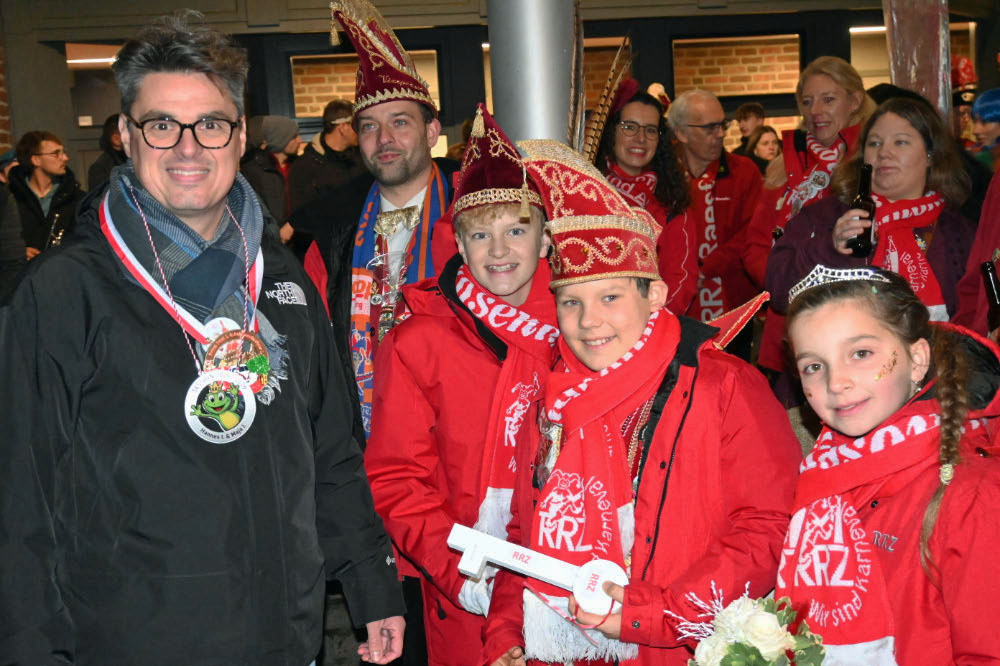 Kinderprinzenpaar des RRZ und Bürgermeister Dirk Kuhmann