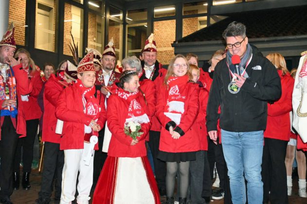 Kinderprinzenpaar des RRZ - Prinzenproklamation am Rathaus 2025