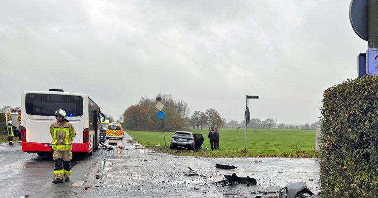 Schwerer Unfall in Dorsten mit einem Schulbus