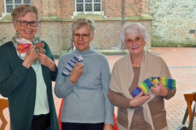 Die Damen von der Raesfelder Strickgruppe