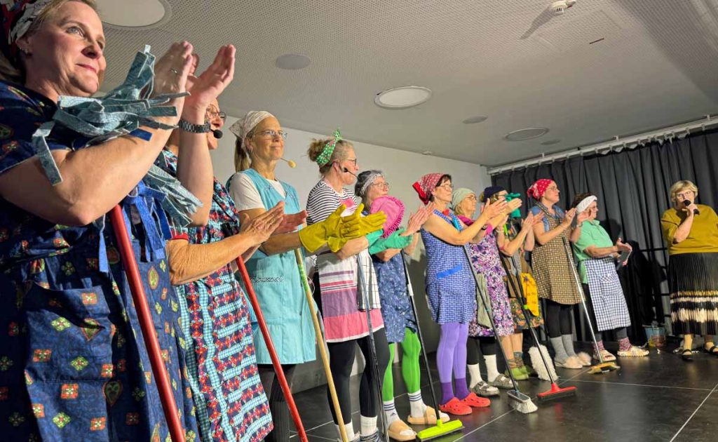 Klatsch und Tratsch mit der kfd-Theatergruppe Raesfeld 2025