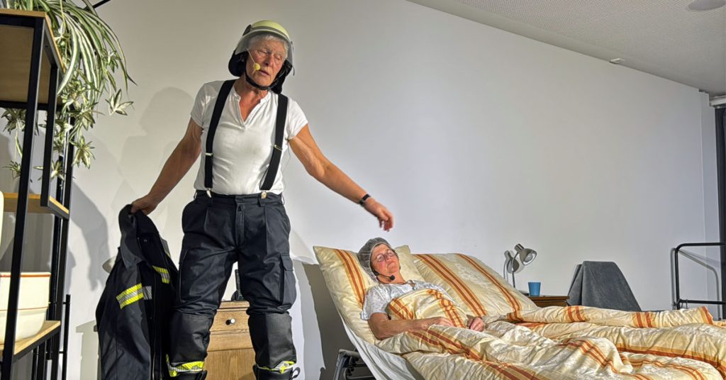 Plattdeutsche Komik beim Stück „Feueralarm“