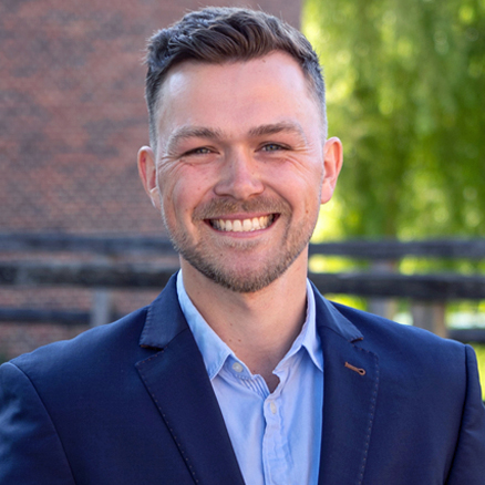 Presse und Öffentlichkeitsarbeit: Tobias Honvehlmann