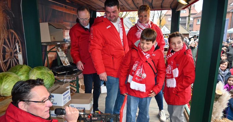Kamellen nach Kilos: In Raesfeld startet der Karneval mit Waage, Kappes und Prinzenpaar.