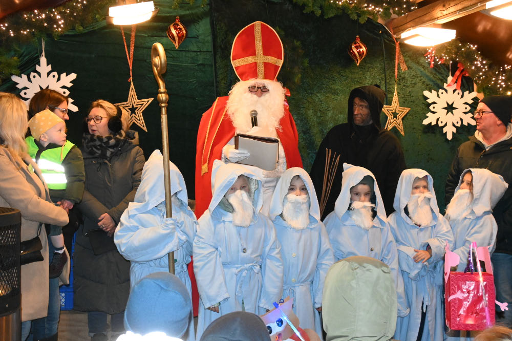 Nikolaus und seine sieben Zwerge-Adventsmarkt Raesfeld
