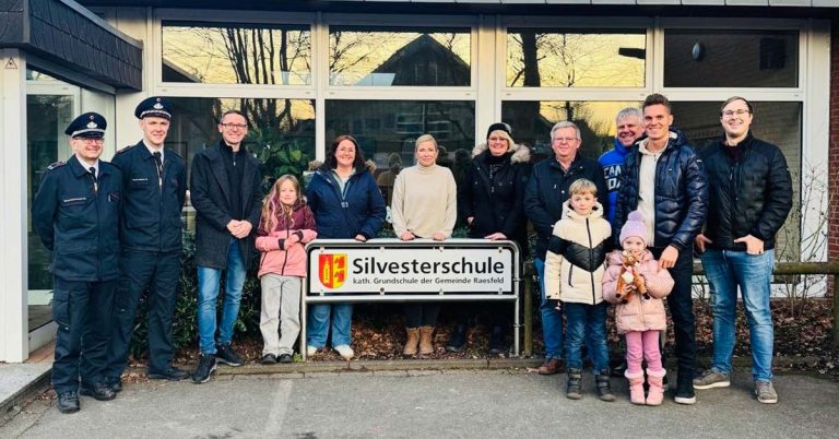Erlös aus Nikolausumzug in Erle gespendet