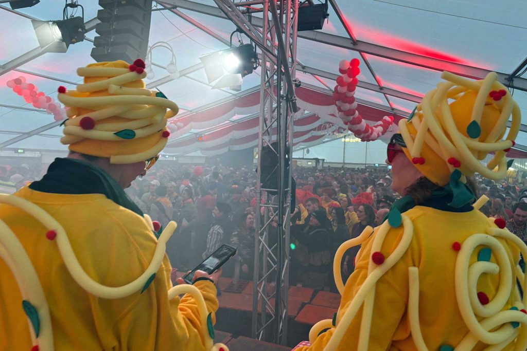 EAV bestes Kostüm als Fußgruppe-Rosenmontag 2026