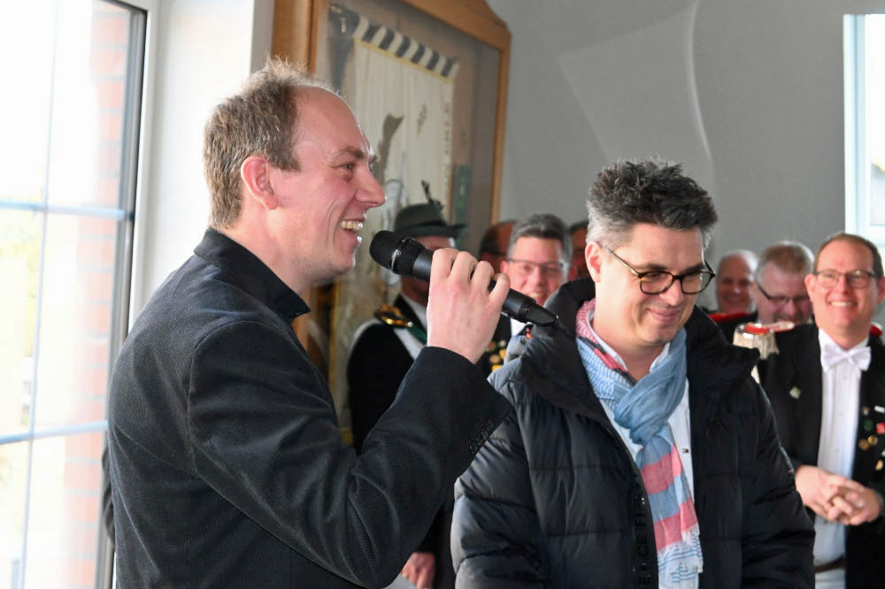 Pastor Fabian Tilling und Bürgermeister Dirk Kuhmann-Einweihung HUB Erle