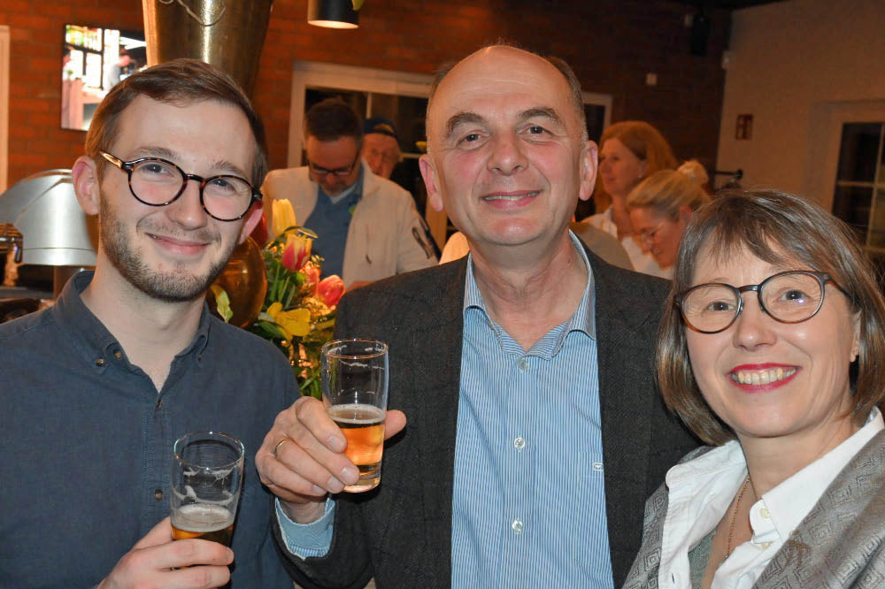 Revierförster Christop Beemelmans und Familie genossen die Eröffnung. Foto: Petra Bosse