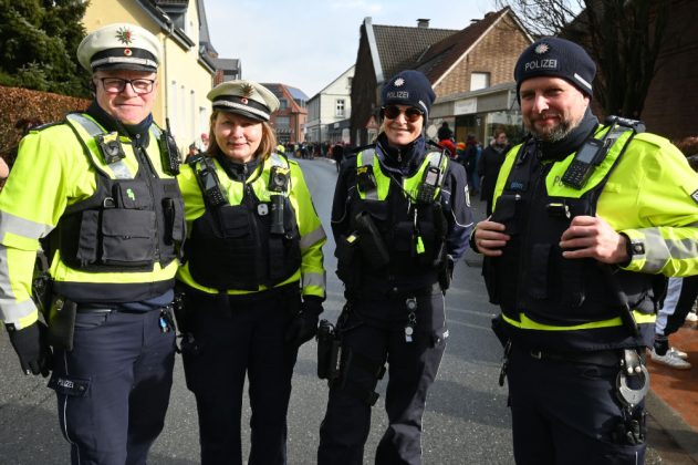 Polizei Kreis Borken-Rosenmontagszug Raesfeld