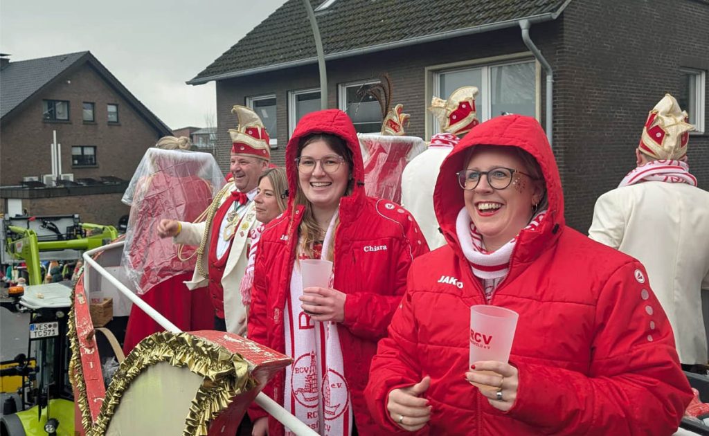 Rosenmontagszug Raesfeld 2026: Viele Fotos vom närrischen Treiben.