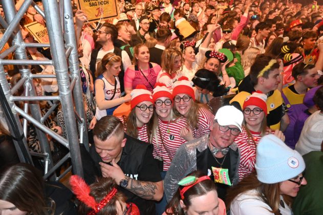 Rumbombe bei Schr&auml;glage 2026