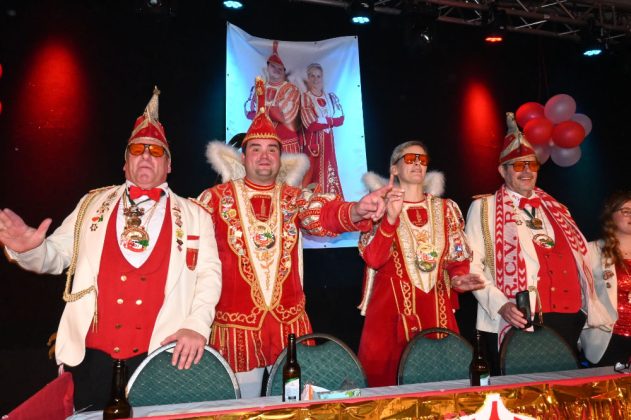 Partystimmung auf dem H&ouml;hepunkt beim RCV Karneval Schr&auml;glage 11.0