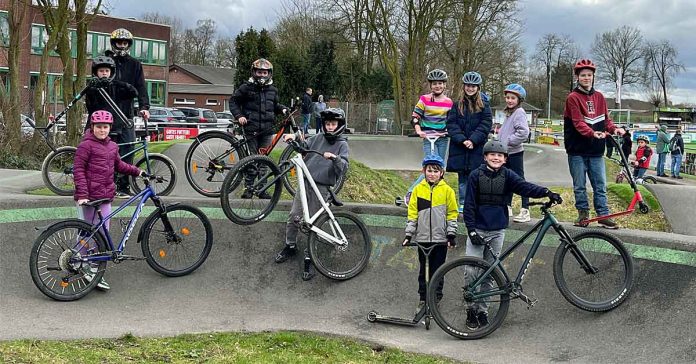Aktion der CDU und SPD Raesfeld: Kinder testen Pumptrackanlagen