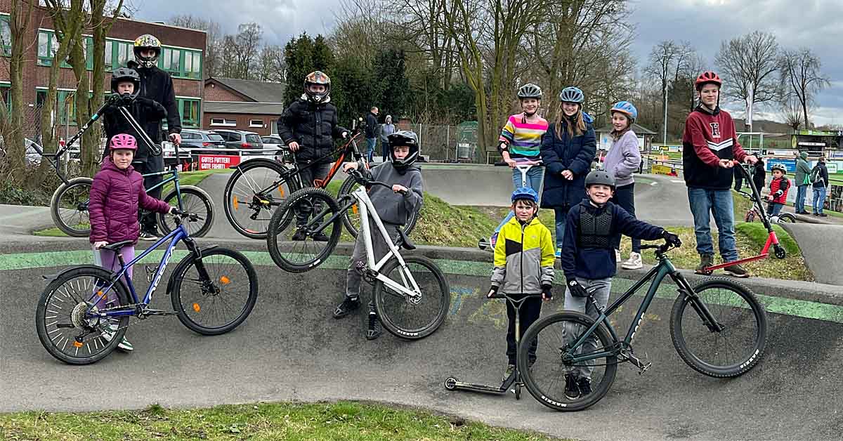 Aktion der CDU und SPD Raesfeld: Kinder testen Pumptrackanlagen