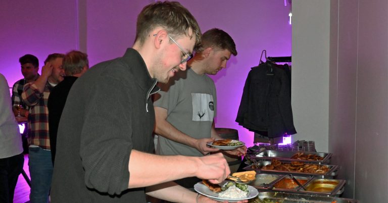 Handwerkerabend im HUB Erle, Bürgergenossenschaft bedankt sich bei rund 80 beteiligten Handwerkern