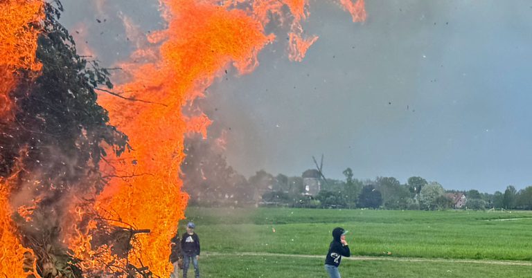 Osterfeuer Erle auf dem Schützenfestplatz