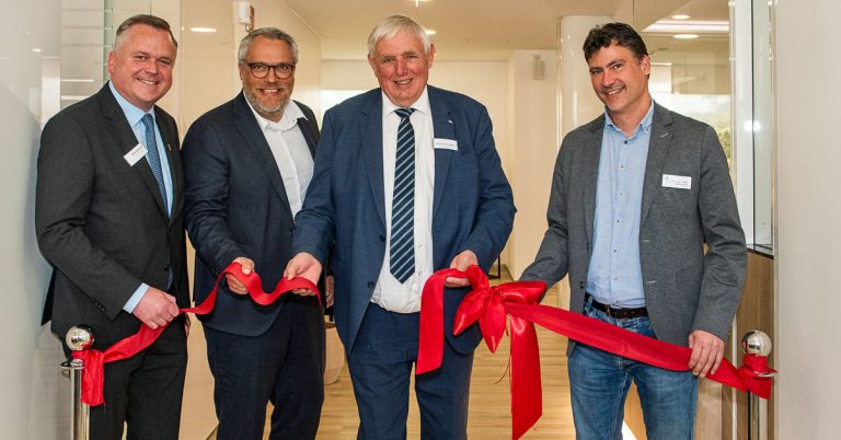 Augenklinik Ahaus eröffnet mit Minister Laumann: Start für neues Fachkrankenhaus