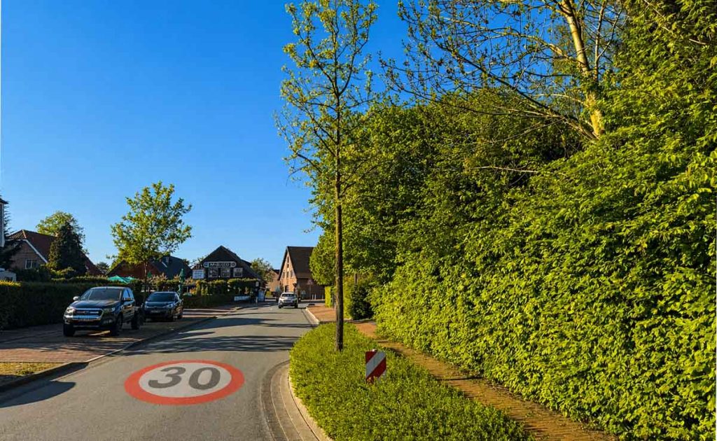 Schermbecker Straße, Ortseinfahrt. Tempo 30-Zone geplant
