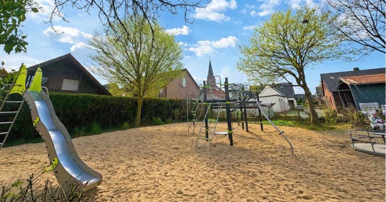 Kinderspielplatz in Erle am Thiespatt erneuert