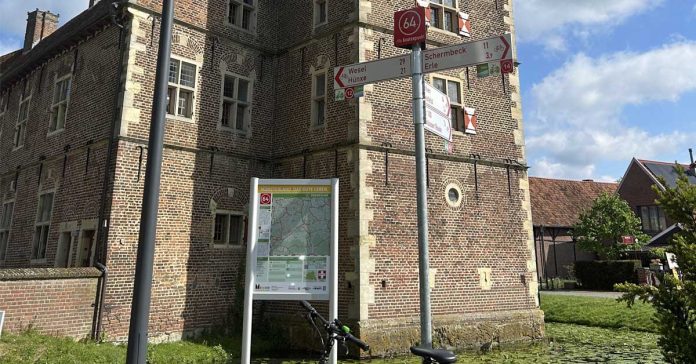 Knotenpunkt 64 ist am Wasserschloss Raesfeld