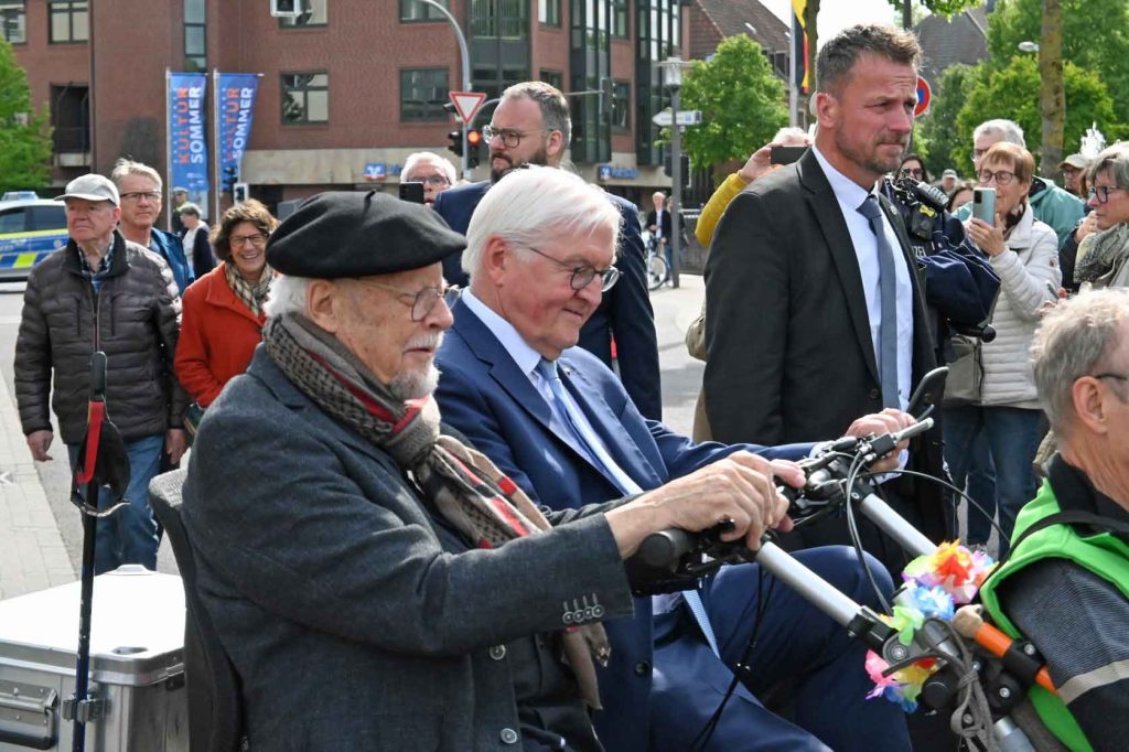 Walter Steinmeier -  mit der Rischka durch Dorsten