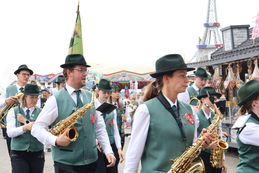 Schützenfest Erle 2026: Parade am Sonntag durch Erle