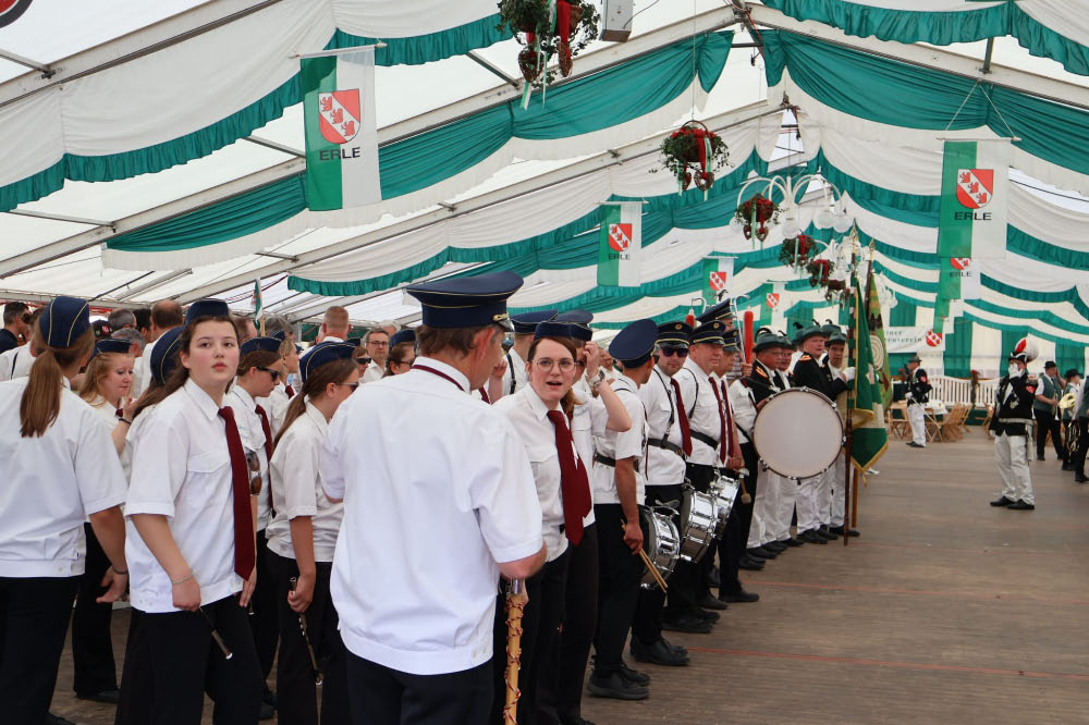 Schützenfest Erle 2026: Parade am Sonntag durch Erle