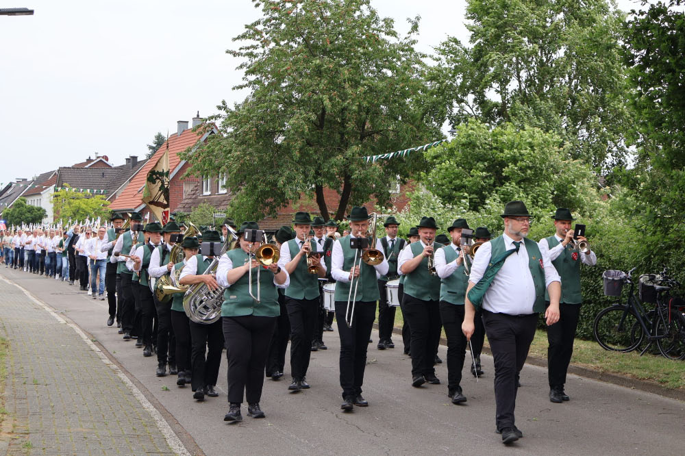 Schützenfest Erle 2026: Parade am Sonntag durch Erle