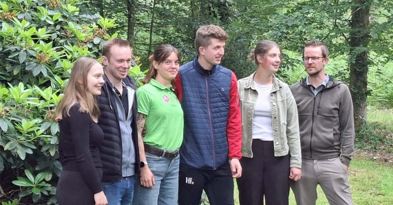 Ruth Punsmann ist neue Schützenkönigin der Schützengemeinschaft Dämmerwald 2026 mit König Dominik Leiers.