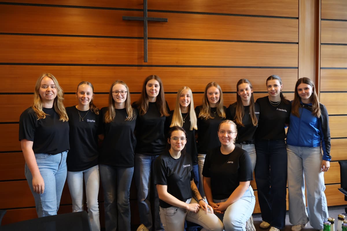 Volleyballteam bei der Sportlerehrung Raesfeld