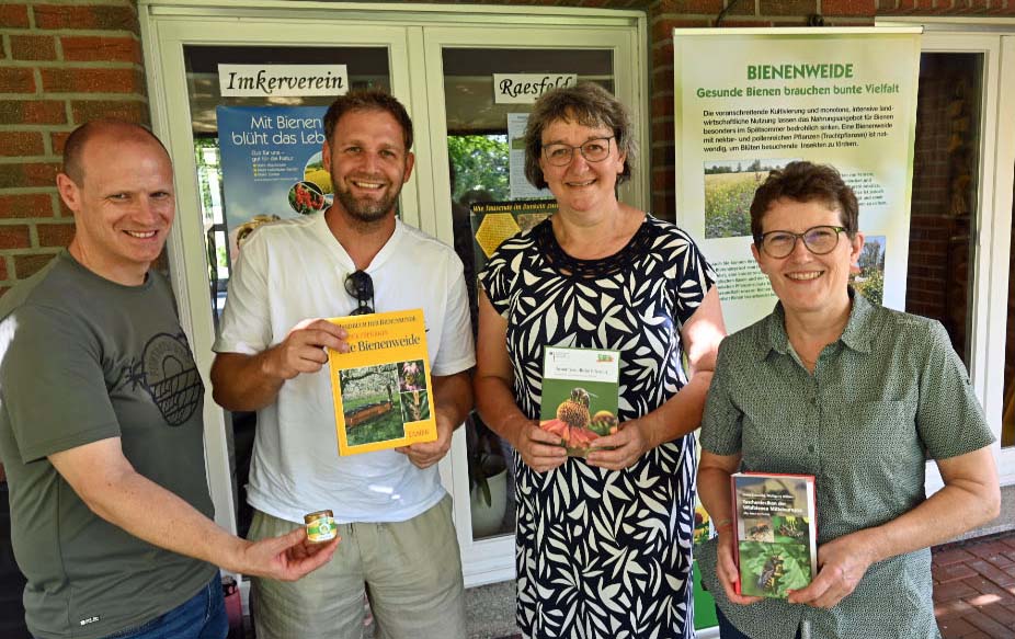Vorstand Imkerverein Raesfeld bei den Gartentagen in Raesfeld