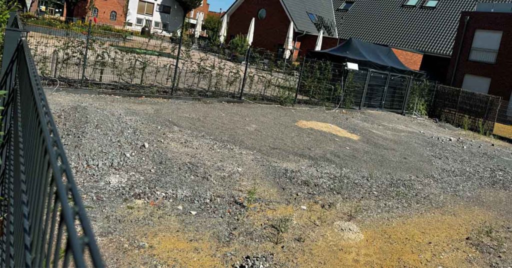 Schotterstelle am Dorfplatz in Erle