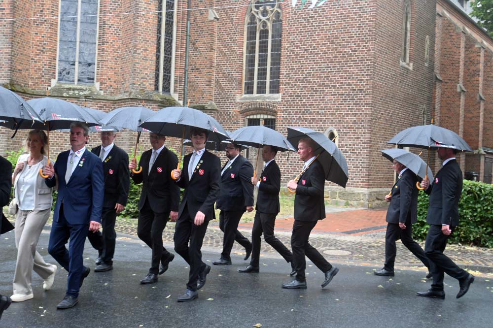 Regen bei der Schützenparade Raesfeld 2026