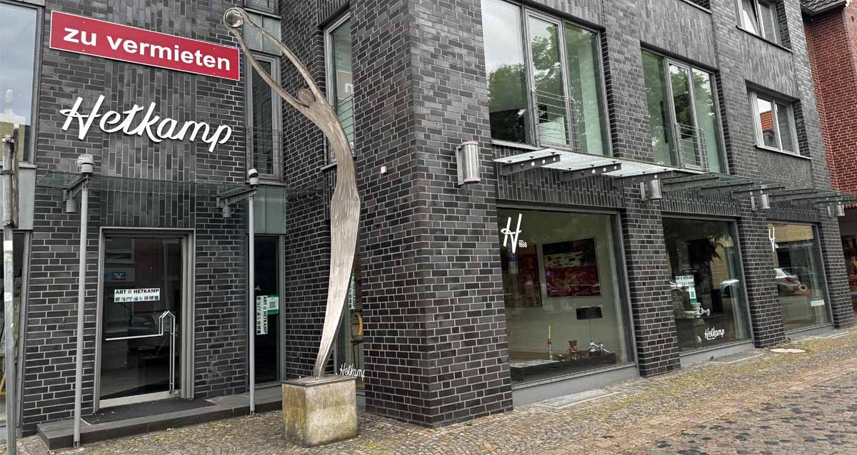 Skulptur „Der Traumfänger“ vor Hetkamp in Raesfeld.