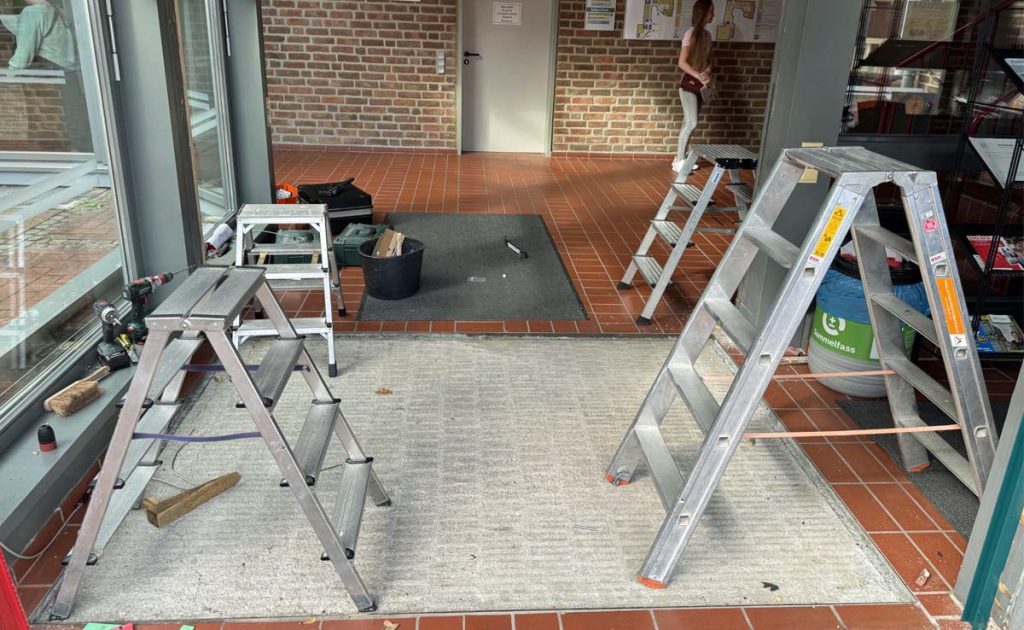 Rathaus Raesfeld - Eingangstür-barrierefreier Umbau