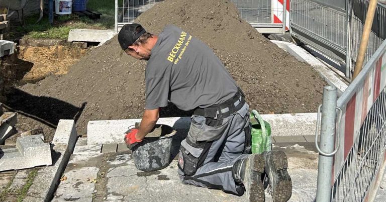Neue Baumbeete an der Straße Holten in Erle