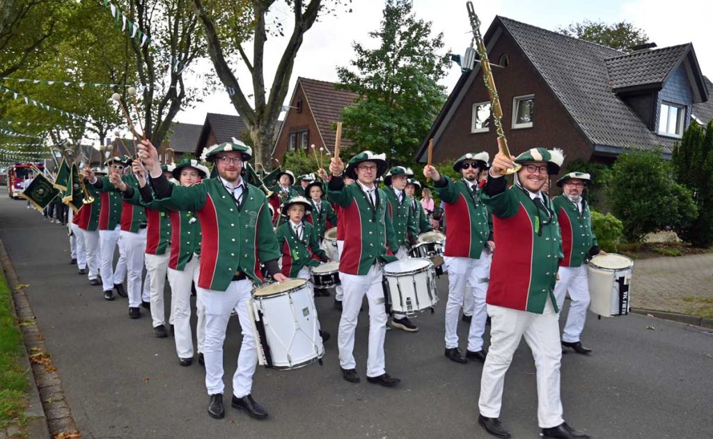 Das Fanfarencorps Raesfeld beim Junggesellenschützenfest Raesfeld