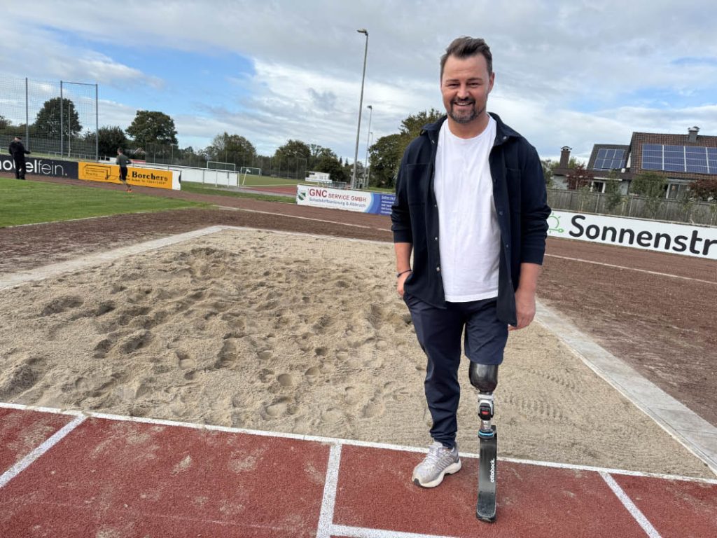 Heinrich Popow bei der Eröffnung der neuen Sprunganlage des TSV Raesfeld